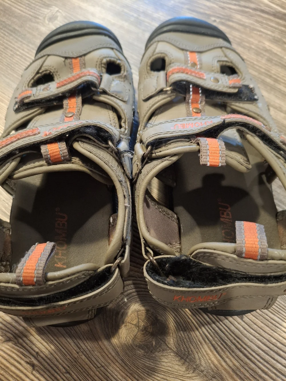 Khombu kids sandals